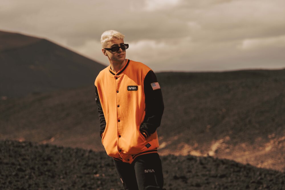 BUZZ VARSITY NARANJA BY NASA - Imagen 2