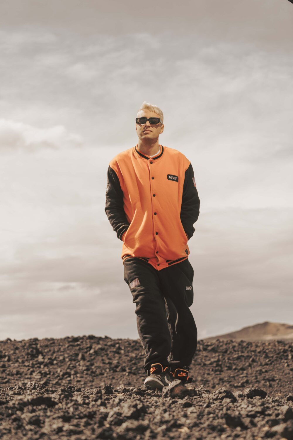 BUZZ VARSITY NARANJA BY NASA - Imagen 4