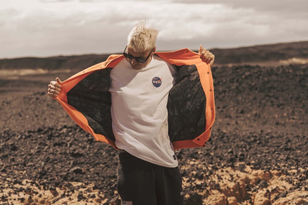BUZZ VARSITY NARANJA BY NASA - Imagen 5