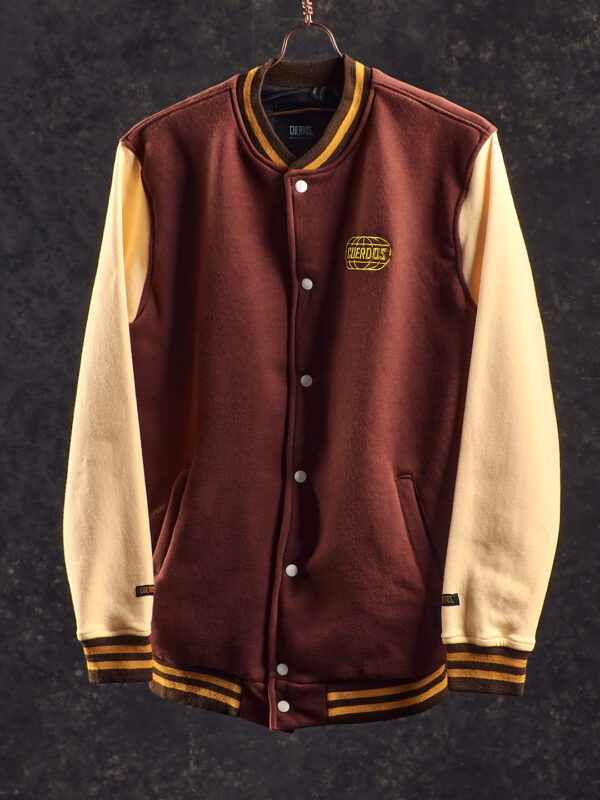 SHIFT VARSITY MARRON CUERDOS